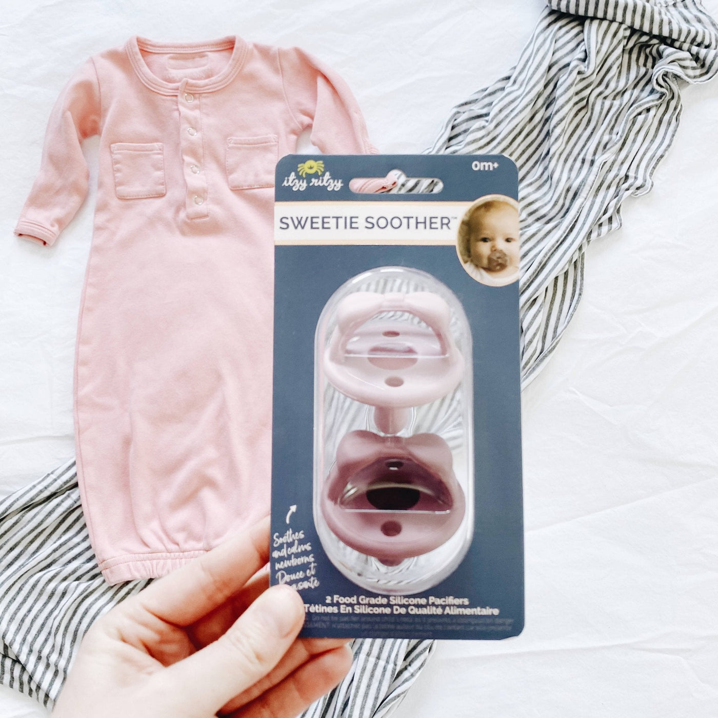 Itzy Rizty pink pacifier pack