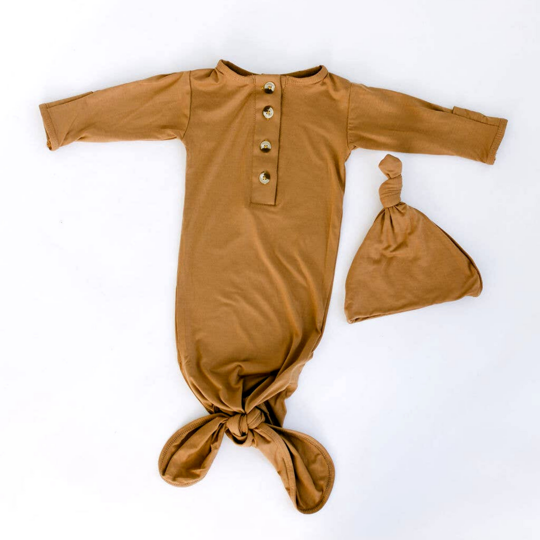 Neutral newborn to 3 months gown and hat set